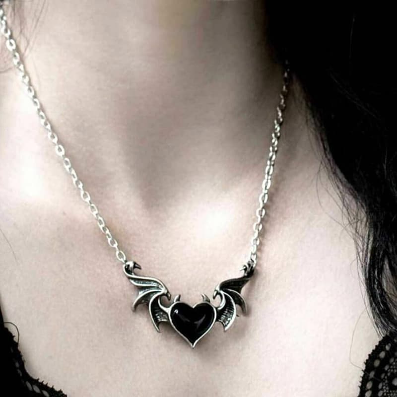 Gothic Schwarz Herz Halskette mit Fledermausflügel für Frauen