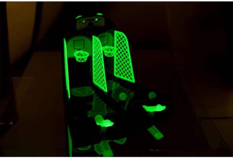 Mini Basketball Tischspiel mit Glow-in-the-Dark Effekt