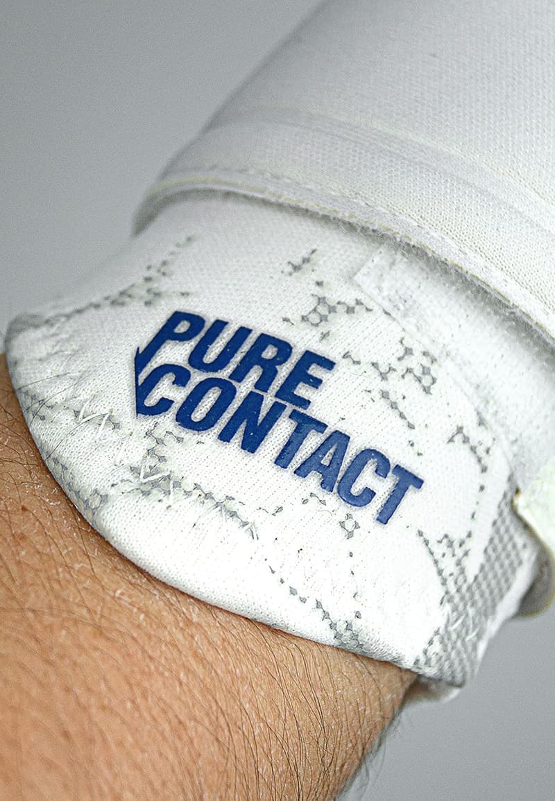 Reusch Pure Contact Torwarthandschuhe für Jugendliche mit hervorragendem Grip