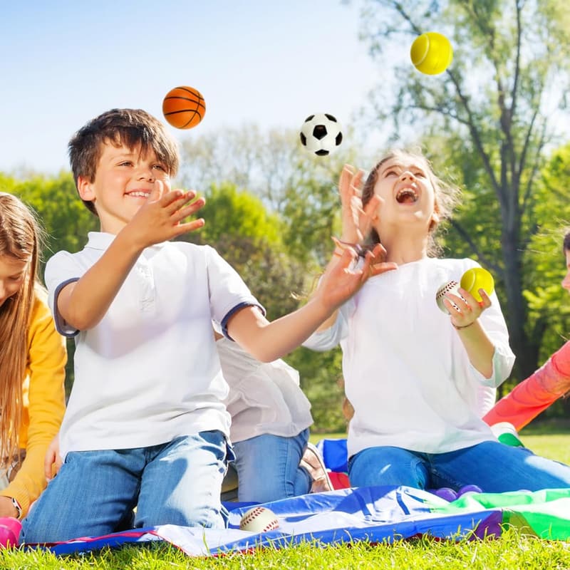 Mini Stressbälle Set für Kinder - 12 Stück, für Spiel und Stressabbau