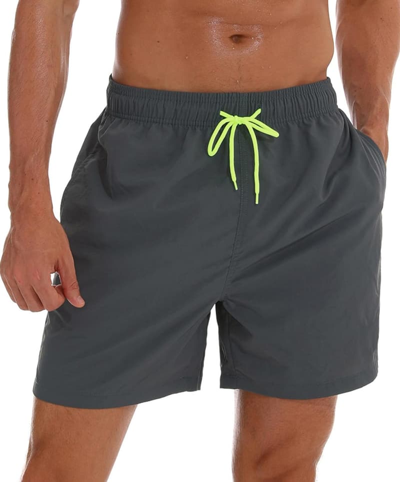 Schnelltrocknende Badeshorts für Herren mit Taschen und Kordelzug