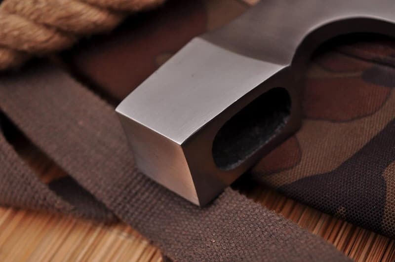 Wikinger Axt aus handverarbeitetem Hochcarbonstahl