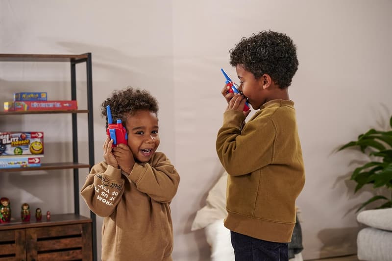 Marvel Spidey Walkie Talkies für Kinder ab 4 Jahren - 2er Set, bis 100 m Reichweite