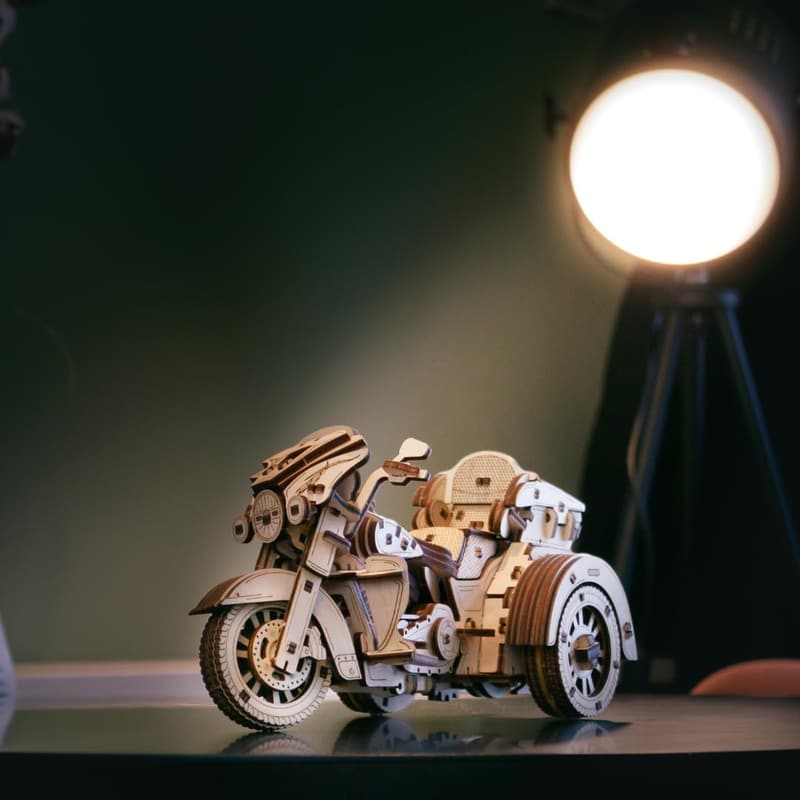3D Holzpuzzle Motorrad mit Aufziehmechanismus – ab 14 Jahren, 273 Teile
