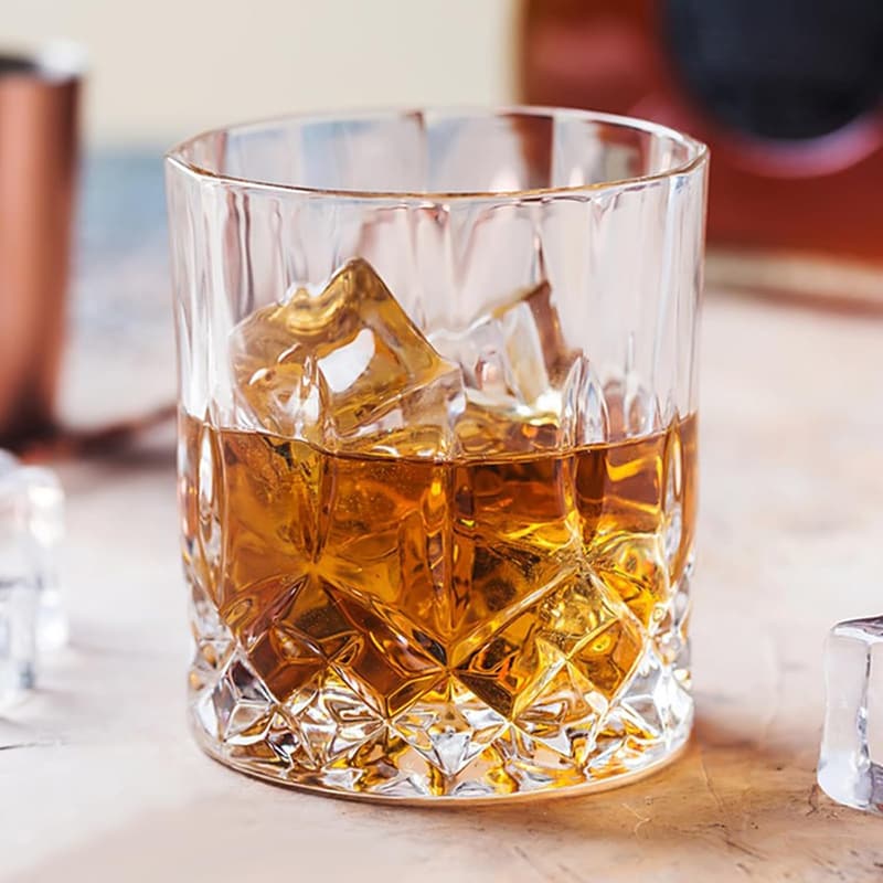 Whisky Set für Männer – 4 Steine, 1 Glas, Eiszange, Untersetzer