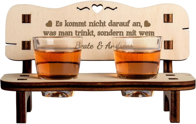 Gravierte Schnapsbank mit 2 Gläsern | Geschenktipp für Paare