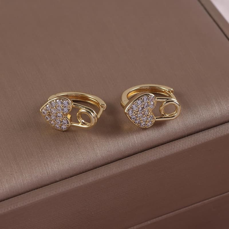 Herzförmige 14K Gold Creolen für Frauen – Luxuriöses Geschenk 2023