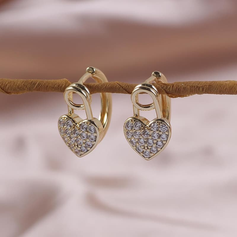 Herzförmige 14K Gold Creolen für Frauen – Luxuriöses Geschenk 2023
