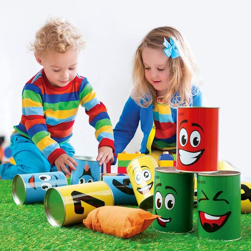 Dosenwerfen Spielset für Kindergeburtstag – 10 Lächeldosen & 3 Wurfsäckchen