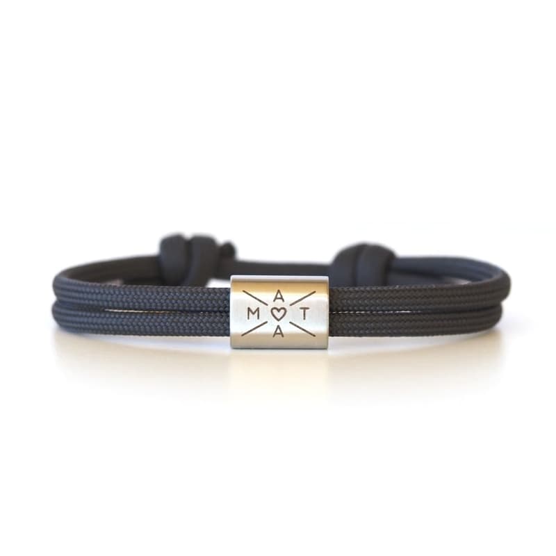 Personalisierbares Segeltau Armband mit graviertem Edelstahl Charm