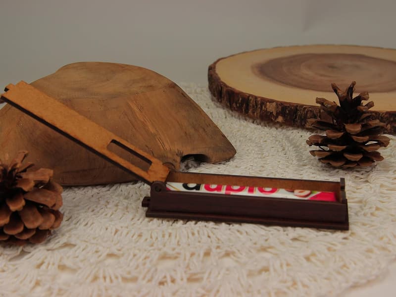 Geschenkbox für Mama mit Gravur und duplo Schokolade - Herz Holz Box