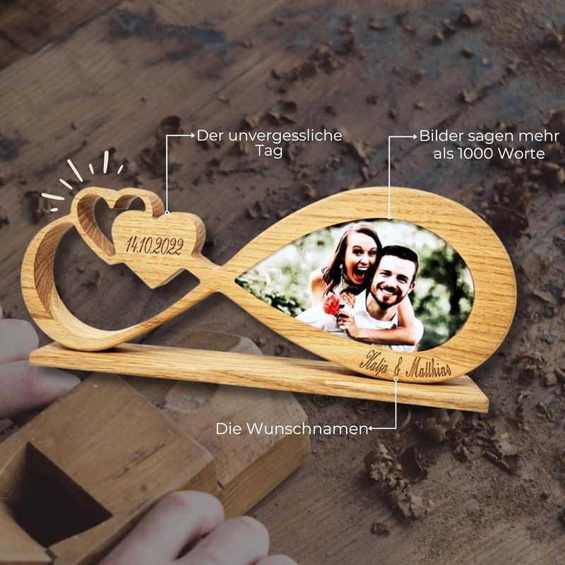 Personalisierte Holz-Endlosschleife mit Namen & Datum – Hochzeitsgeschenk
