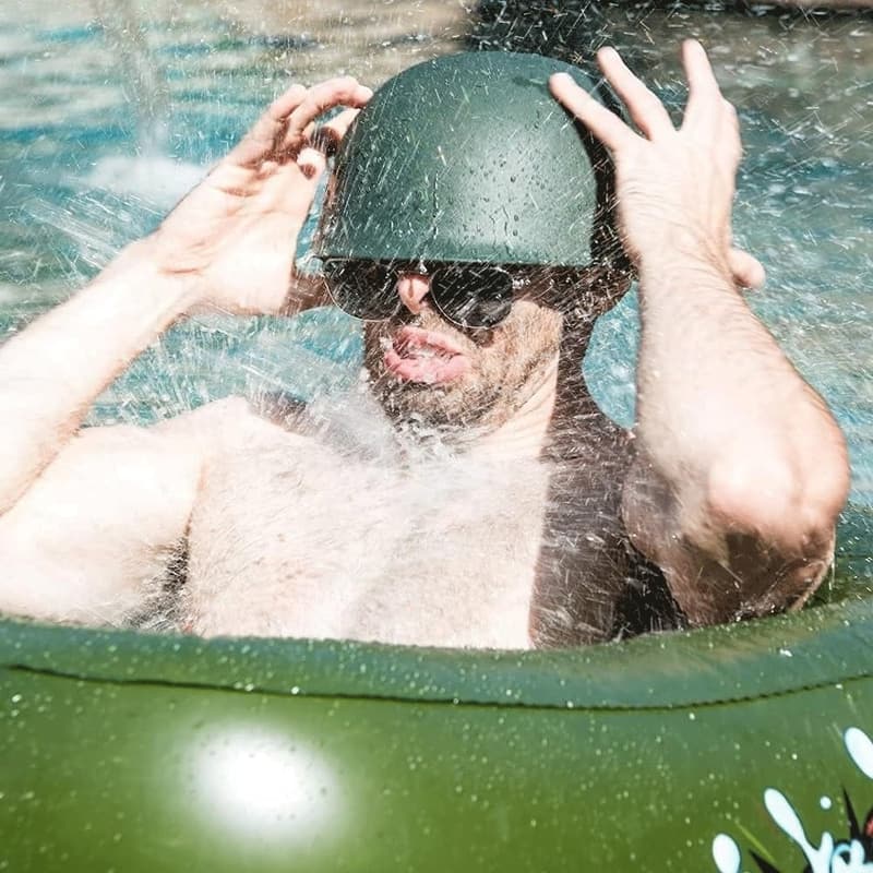 Aufblasbarer Panzer-Schwimmkörper für Kinder und Erwachsene mit Wasserpistole