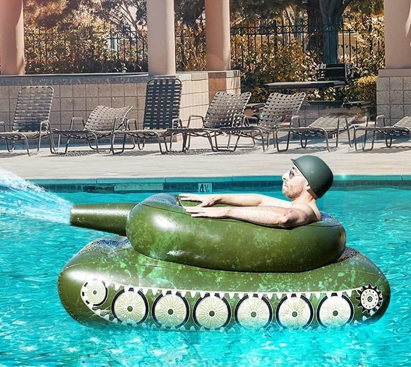 Aufblasbarer Pool-Schwimmring mit Wasserkanone, 162 cm, grün