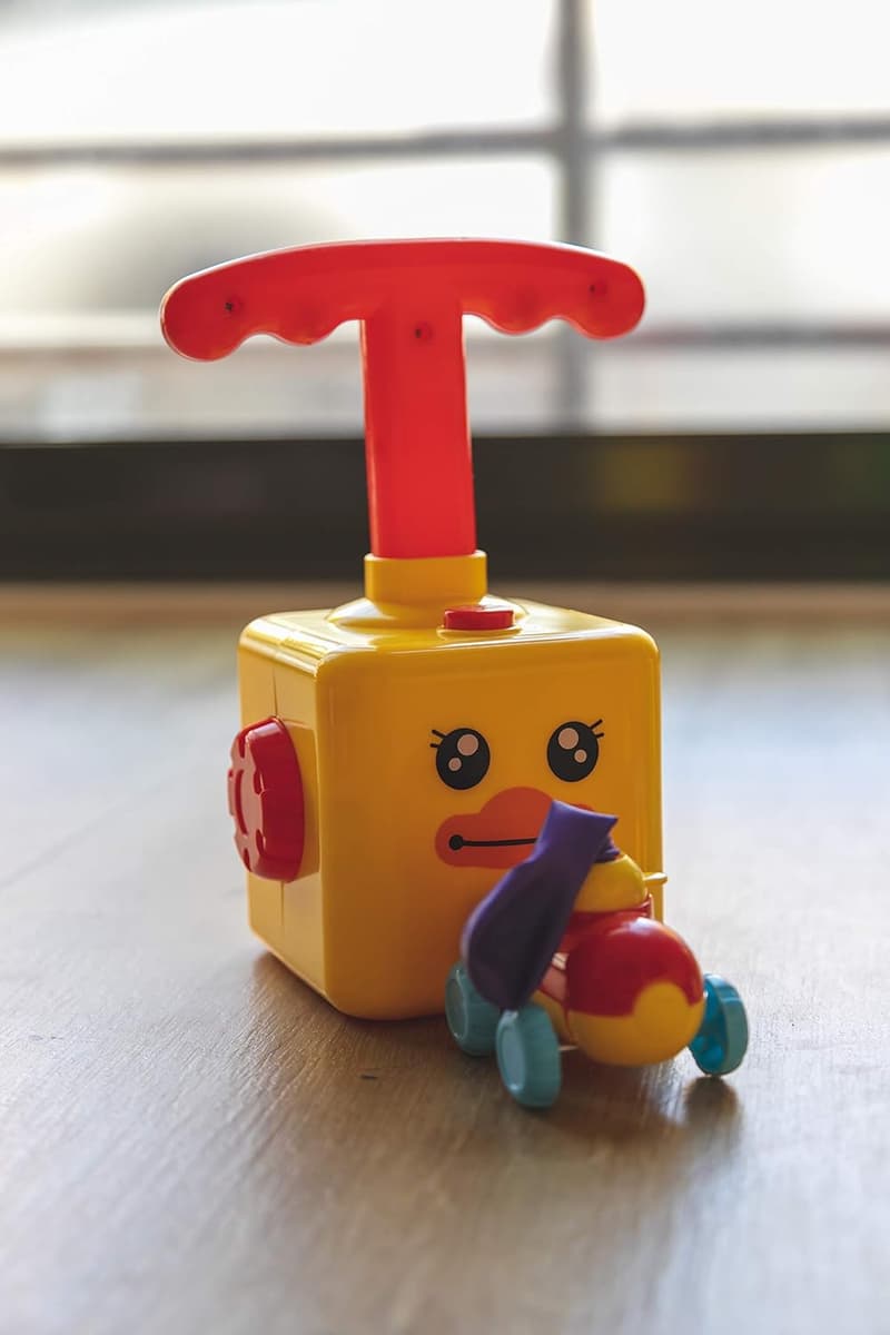 Comansi Luftstrom-Auto mit Ballon – Gelb für Vorschulkinder