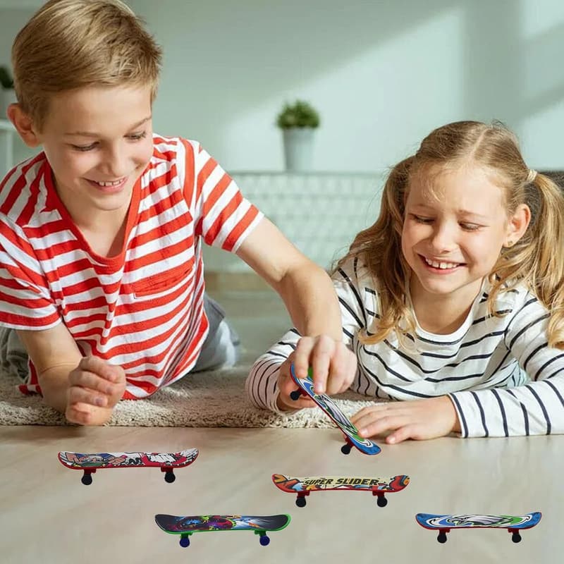 Mini Skateboard Set mit 30 Fingerboards für Kindergeburtstagsgeschenke