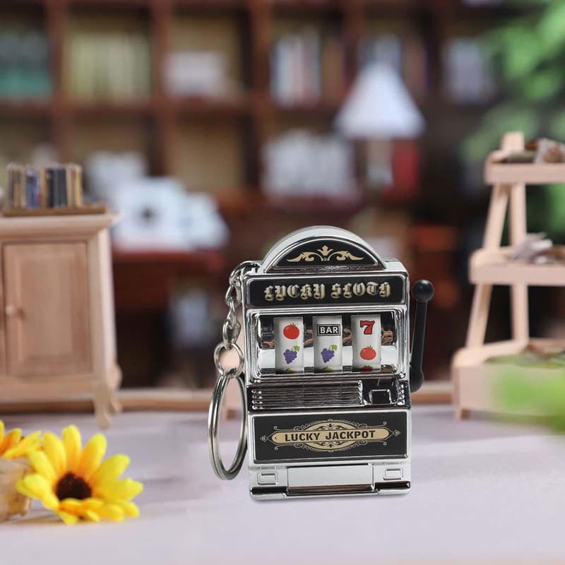 Mini-Spielautomaten-Schlüsselanhänger aus Silber – Valentinstagsgeschenk