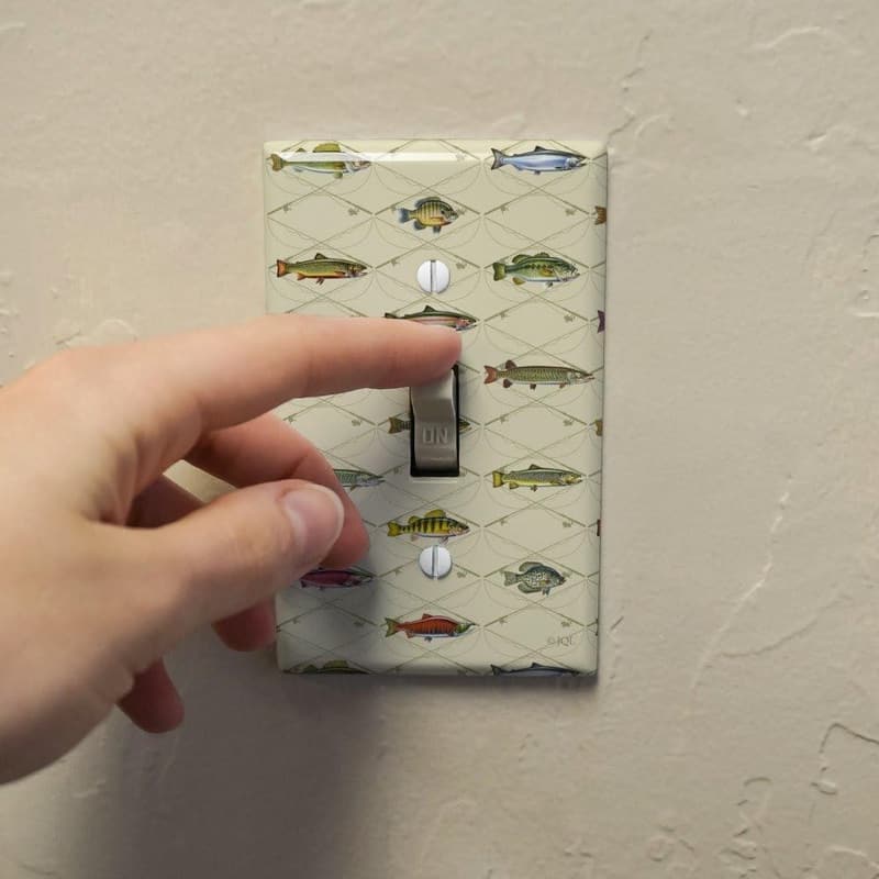 Kunststoff-Wanddekoration mit Fisch und Engelruten