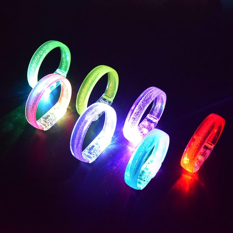 Blinkende LED Armbänder für Kinder – 14 Stück mit Ersatzbatterien