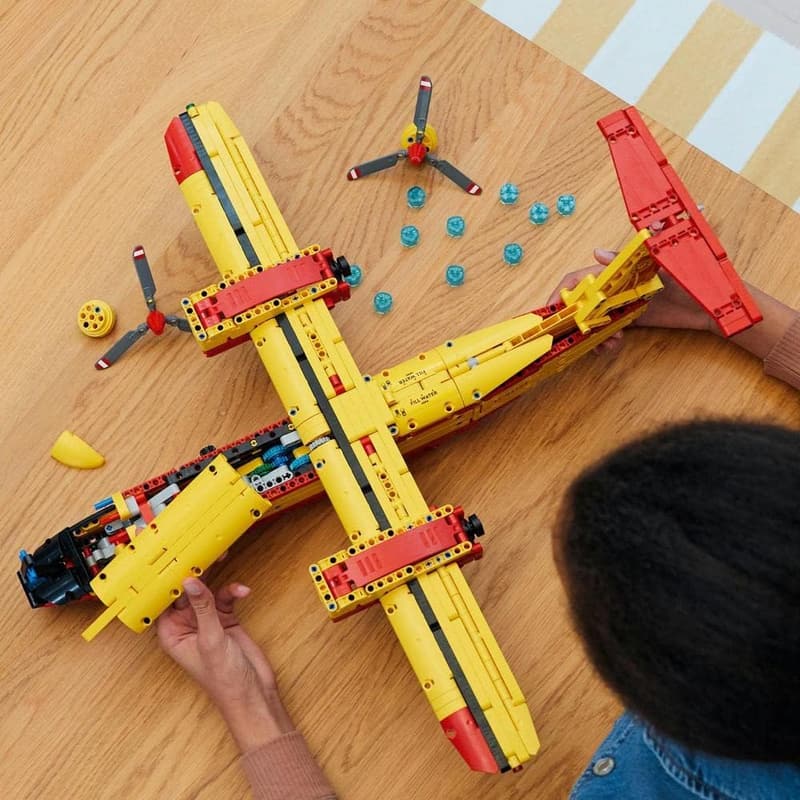 LEGO 42152 Technic Löschflugzeug für Kinder ab 10 Έτη