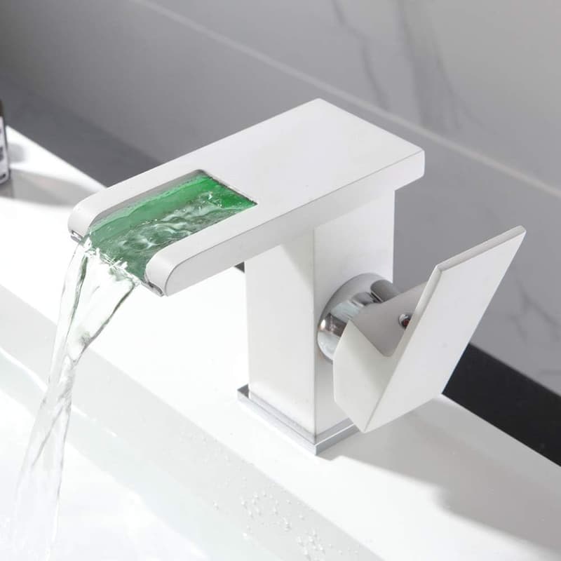 LED Wasserfall Einhebelmischer für Bad-Waschbecken mit Temperatursensor
