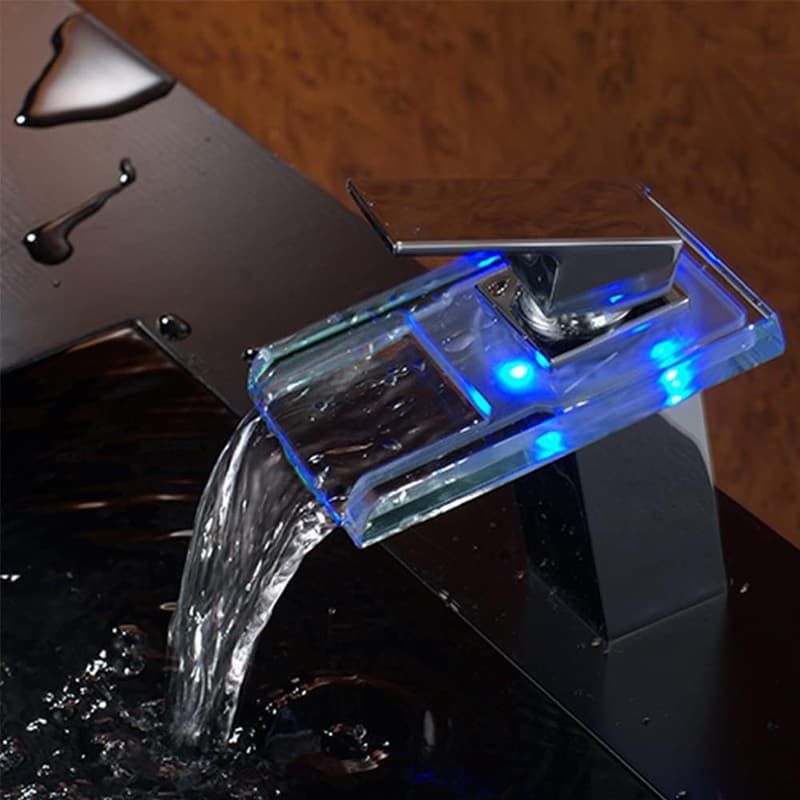 LED Wasserfall-Waschtischarmatur mit Farbwechsel für Bad