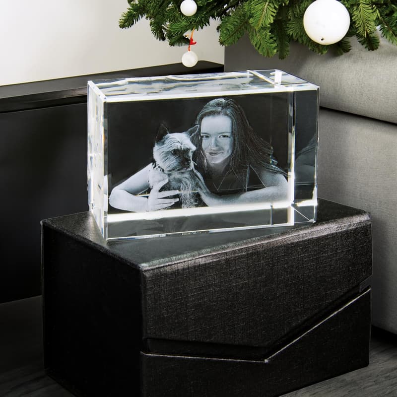 3D Glasfoto mit Gravur für bis zu 4 Personen – Querformat (100x70x60mm)
