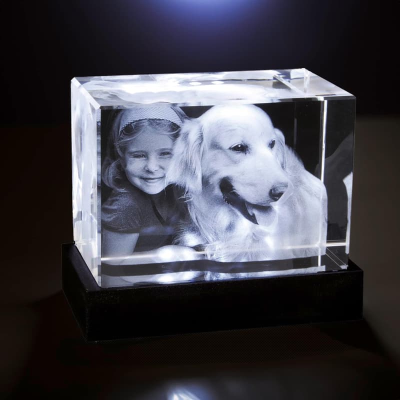 3D Glasfoto mit Gravur für bis zu 4 Personen – Querformat (100x70x60mm)
