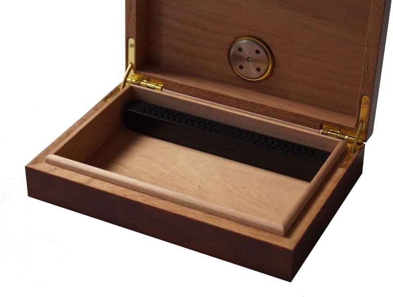 Tragbarer Reise-Humidor in Braun für Zigarrenliebhaber