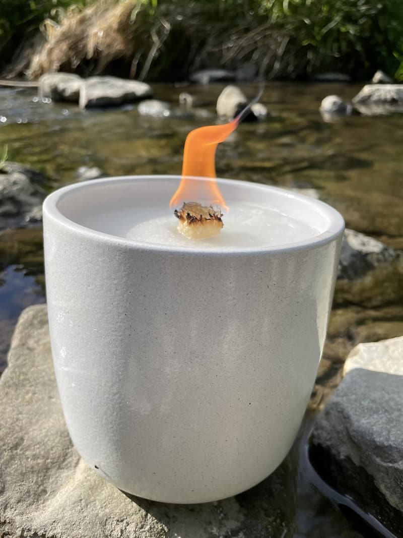 Nachhaltige Outdoor Kerze mit handgefertigtem Dochthalter, 15 cm
