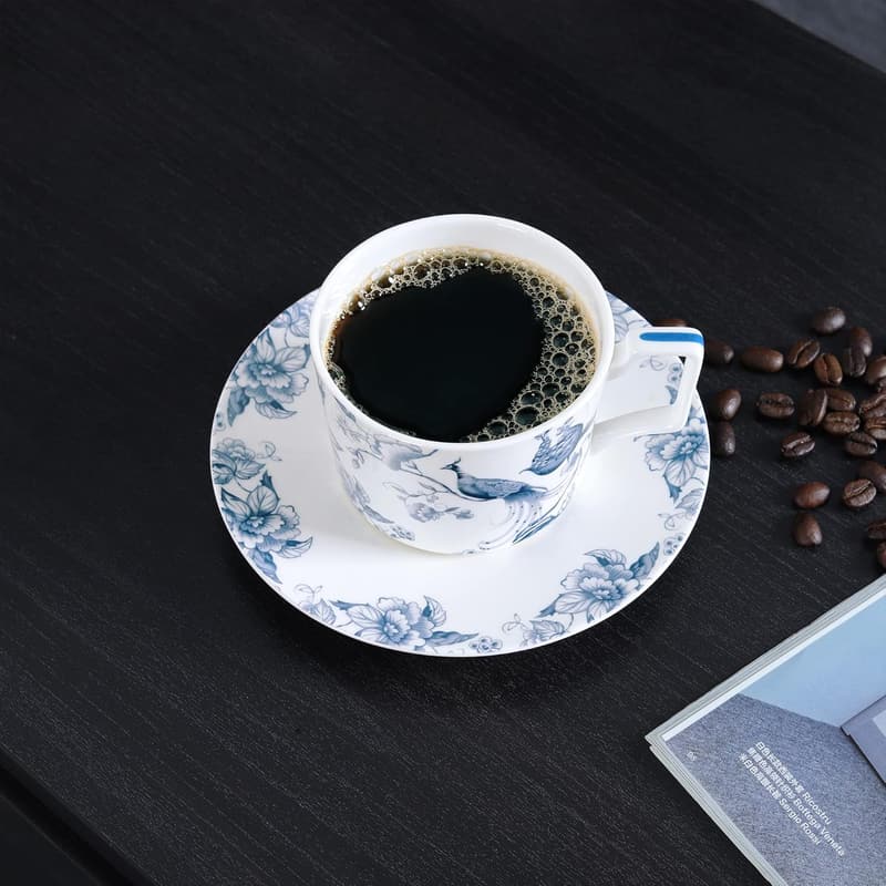 Blaue und weiße Porzellan Teetasse mit Untertasse für Frauen, 250ml