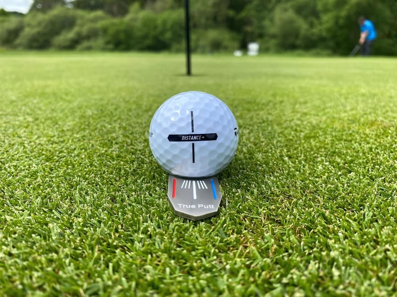 True Putt Golfballmarker mit Ausrichtungslinien, 2er-Pack