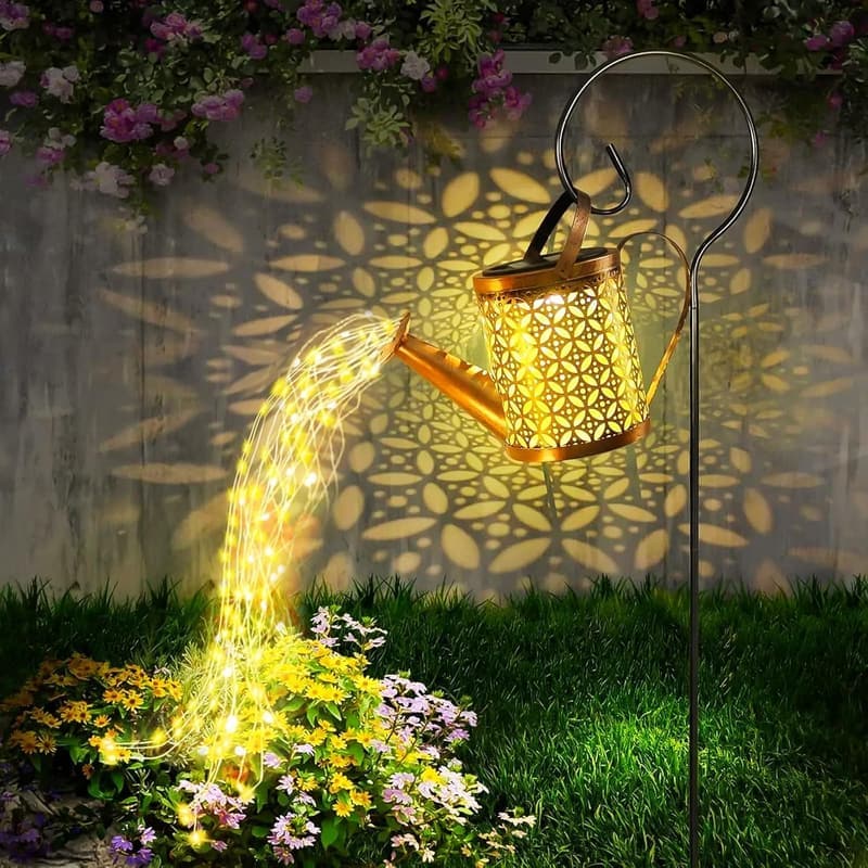 Solarlampe im Gießkanne-Design für den Garten mit Hirtenhaken
