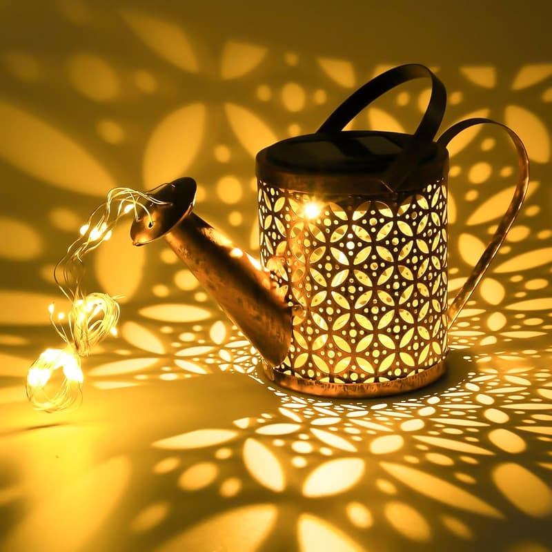 Solarlampe im Gießkanne-Design für den Garten mit Hirtenhaken