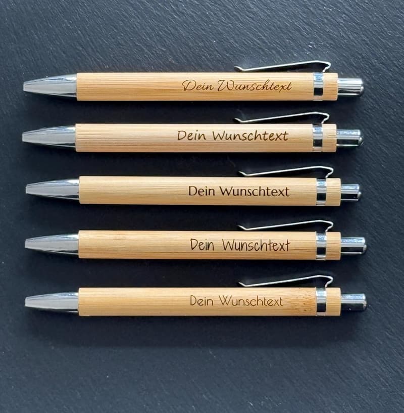 Personalisierter Bambus-Kugelschreiber mit Gravur für Hochzeiten und Geburtstage