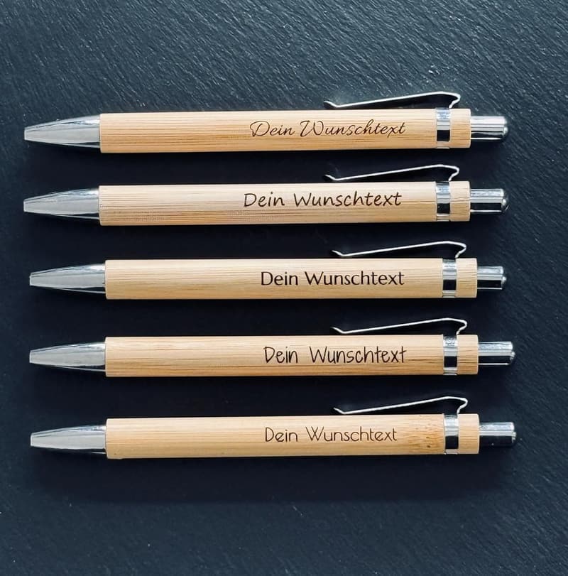 Personalisierter Bambus-Kugelschreiber mit Gravur für Hochzeiten und Geburtstage