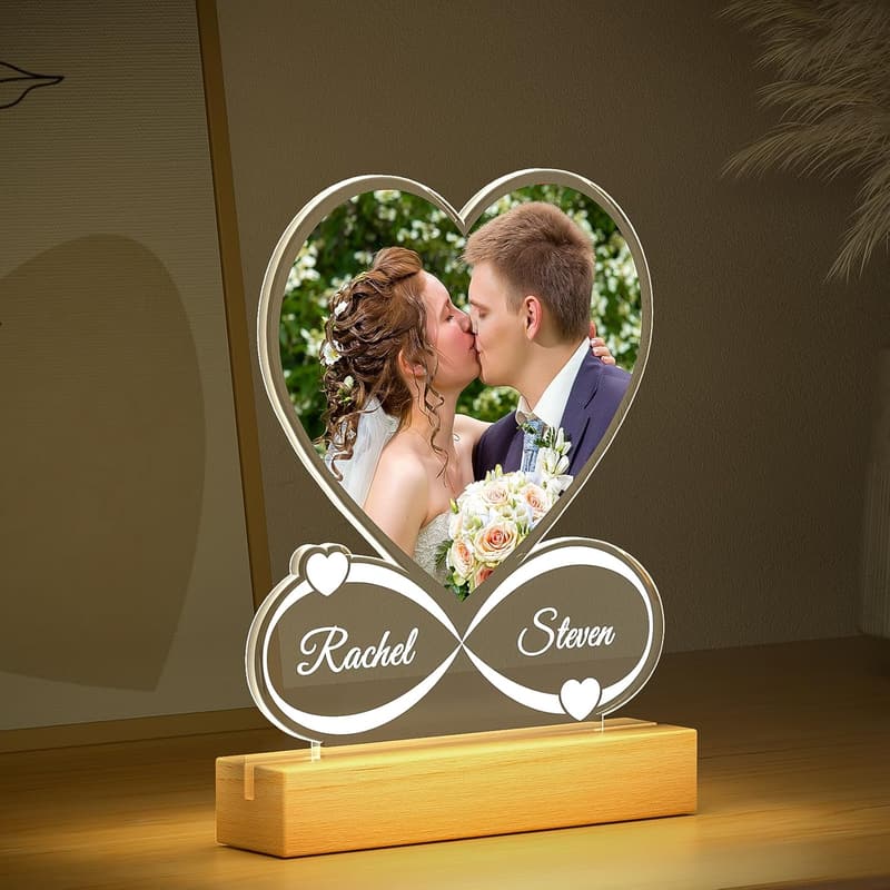 Personalisierte Bilderrahmen für Hochzeiten – Fotogeschenke mit Licht