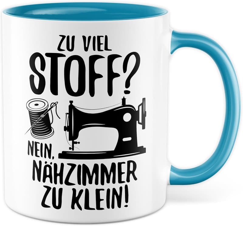 Kaffeetasse für Näherinnen – Spruch: „Nähzimmer zu klein“, 330ml Keramik