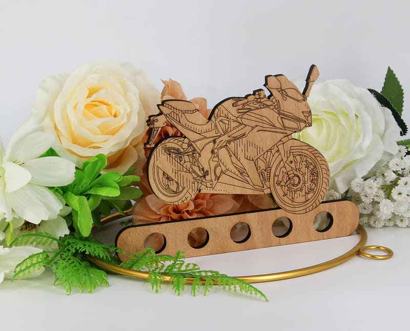 Originelles Geldgeschenk aus Holz für Motorradfahrer zum Geburtstag