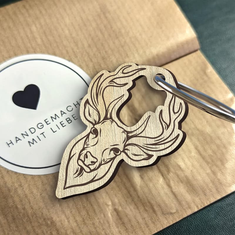 Hirsch Schlüsselanhänger aus Holz – Handgemachtes Jagdgeschenk