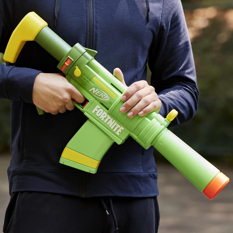 Nerf Fortnite SMG Dartblaster mit abnehmbarer Schulterstütze und 10 Darts