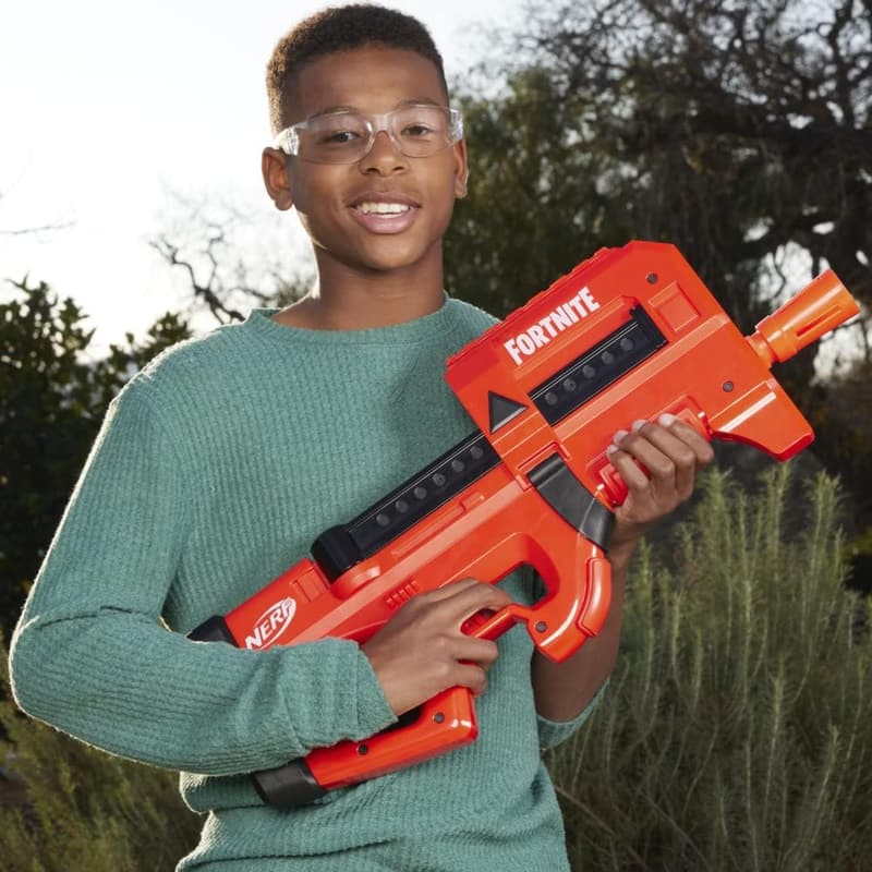 Nerf Fortnite Compact SMG Blaster mit 8-Dart Magazin und Ultrarot-Tarnung