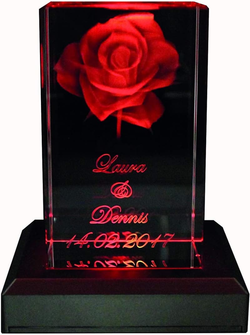 Personalisierter 3D Glas Kristall Quader mit Rose und Namen – Geschenk für Paare