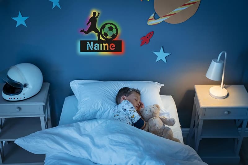 LED Nachtlicht Fußballspieler mit Namen – personalisierte Deko für Jungen