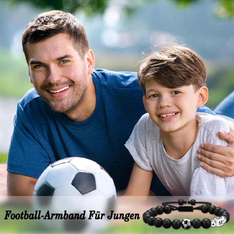 Fußballarmband aus Naturstein mit Buchstabenanhänger für Jungen