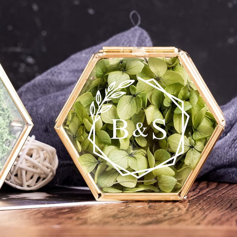 Personalisierte goldfarbene Glas-Ringbox für Verlobungsringe