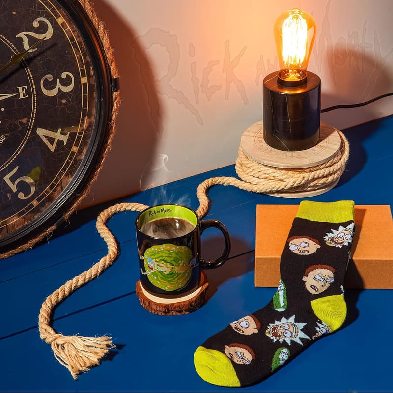 Rick und Morty Kaffeebecher- und Socken-Geschenkset für Männer