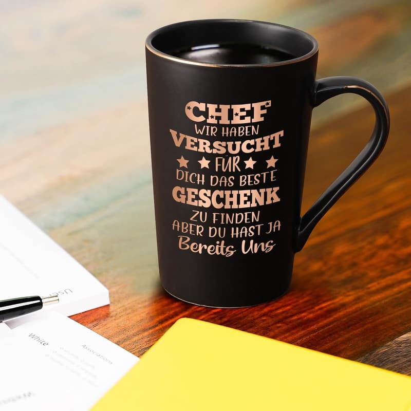 Geschenk-Tasse für den Chef mit Spruch – 400ml, schwarz