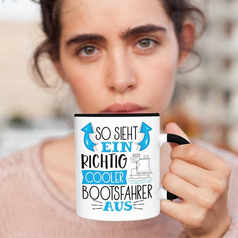 Lustige Tasse für Bootsfahrer mit Spruch – perfektes Geschenk (Schwarz)