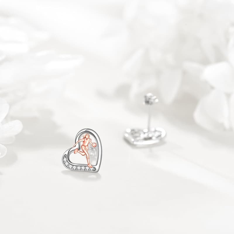 Sportliche Herz-Ohrstecker aus 925 Sterlingsilber für Damen